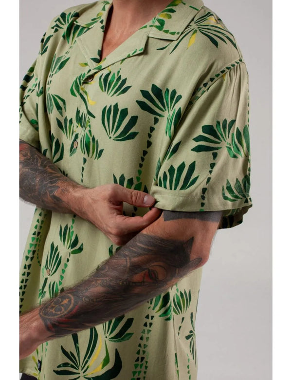 Men’s Acre Green Short-Sleeve Sport Collar Shirt