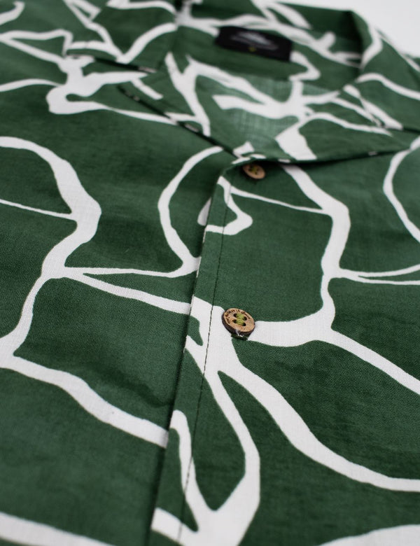 Men’s Plantación Green Short-Sleeve Sport Collar Shirt