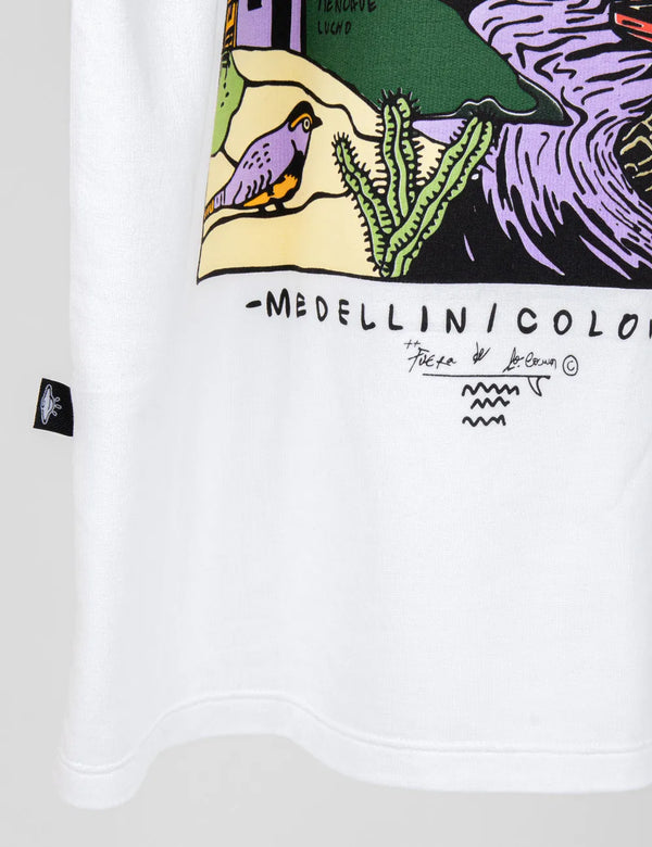 Surfeando por las Lomas de Medellín Unisex Oversize T-Shirt