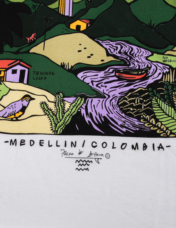 Surfeando por las Lomas de Medellín Unisex Oversize T-Shirt