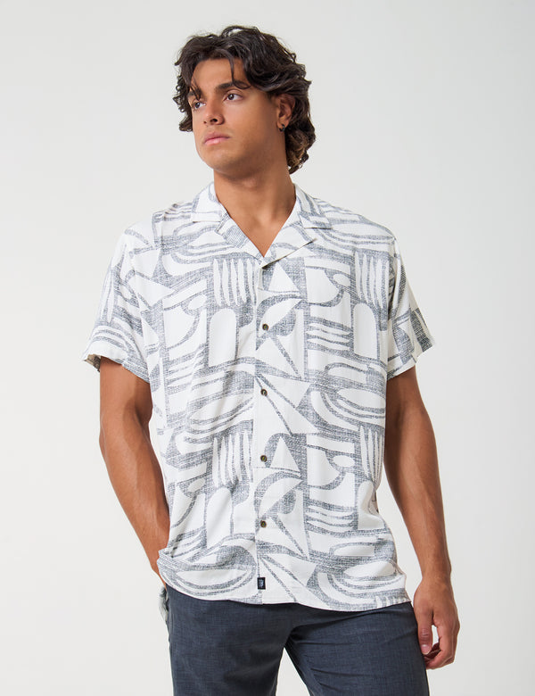 Men’s Colibri ecru + Black Short-Sleeve Sport Collar Shirt