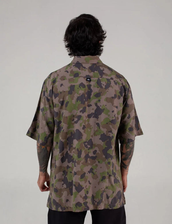 Yowie Men Oversize Military Green Shirt