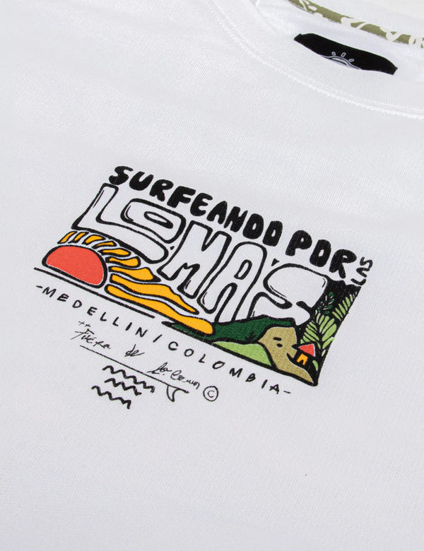 Surfeando por las Lomas de Medellín Unisex Oversize T-Shirt